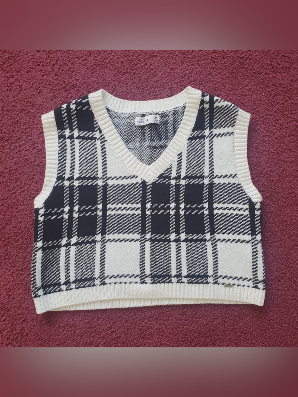 Hollister Plaid Knit V-Neck Sweater Vest - Black & Cream
